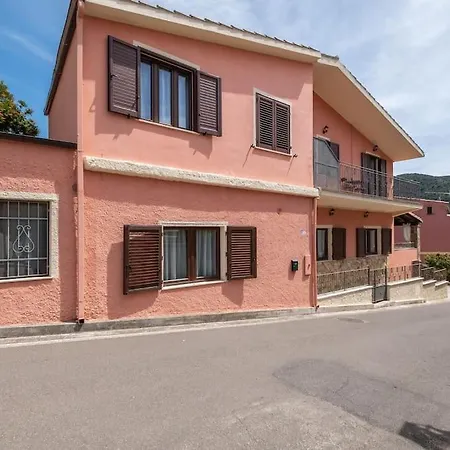 La Torre Vicino Le Piu Belle Spiagge Di Chia Holiday home